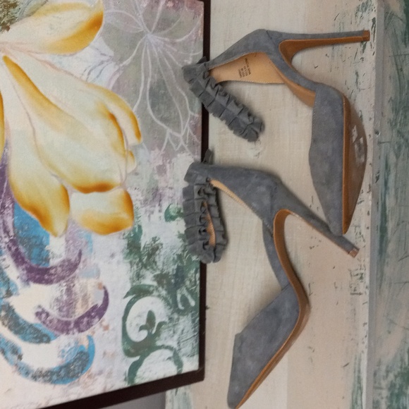 Charlotte Russe Gray, Pointed Toe, Ruffle Strap, Zip Back Heels - Picture 5 of 15